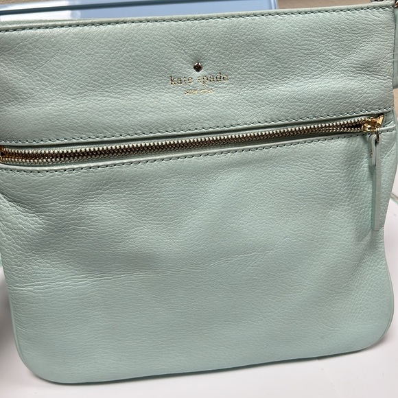 Kate Spade Leather Handbag Green Shoulder Zipper Crossbody great condition - Picture 3 of 5